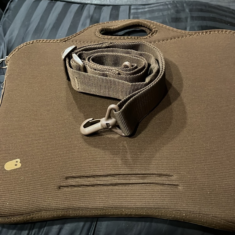 Built Computer Bag W/ Adjustable Strap - Picture 6 of 8